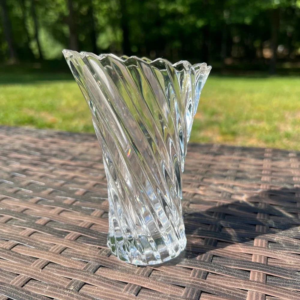 Mikasa Vision Clear‎ Crystal Bud Vase Swirl Pattern Scalloped Rim 4.5